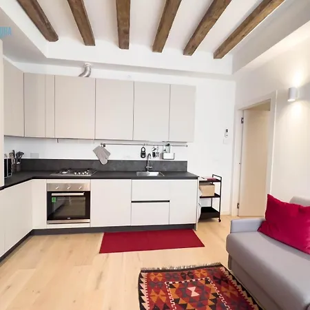 Cavana 5 Tirabora Short Rent Apartmán