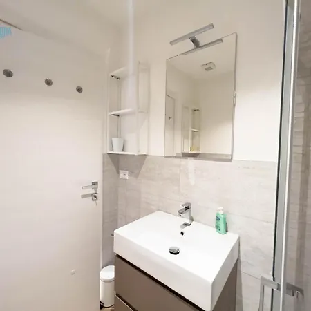 Cavana 5 Tirabora Short Rent * Terst